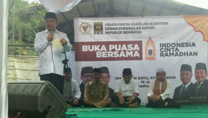 Fraksi PKS Buka Puasa Bersama Pemulung di Bantargebang