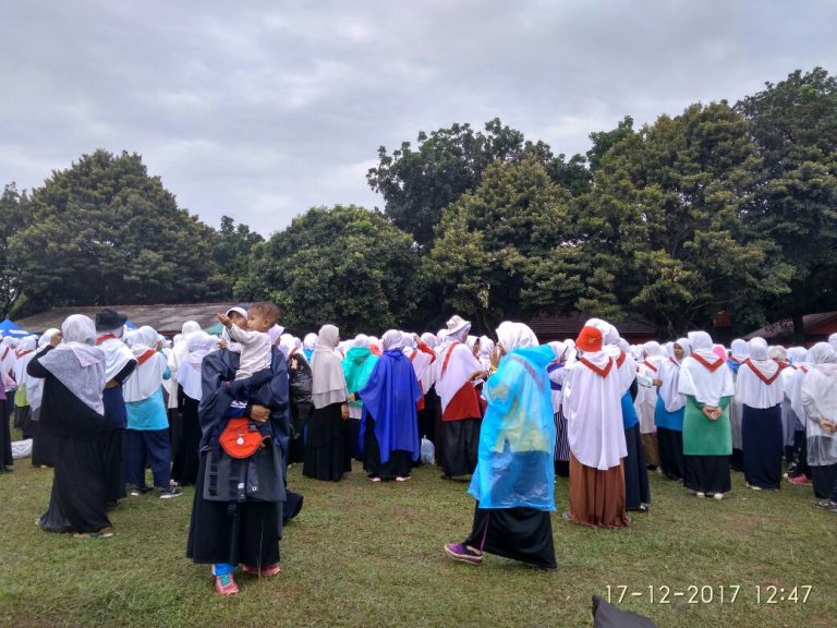 Latansa dan Secuil Kenangan Kebersamaan di Bawah Guyuran Hujan