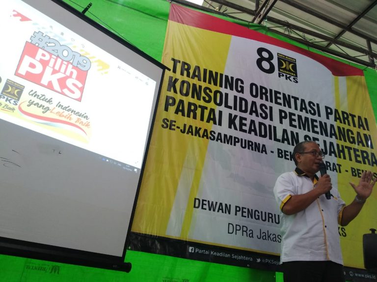 Ketua PKS Bekasi Barat Ucapkan Assalamualaikum pada 100 Anggota Baru PKS Jakasampurna