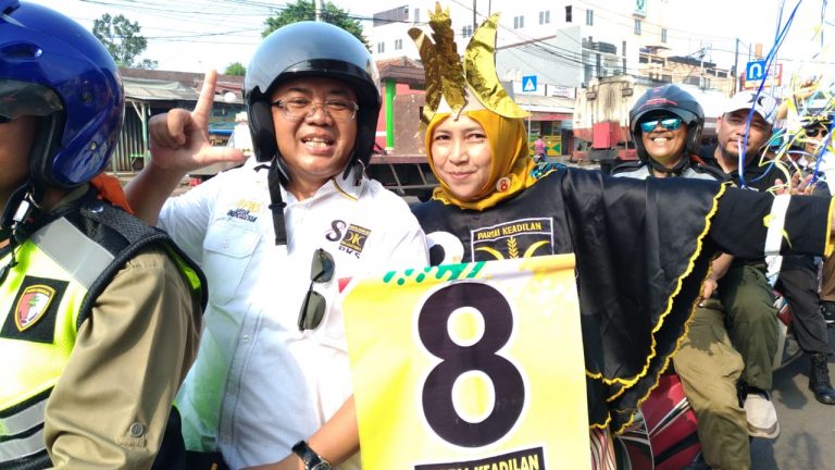 Caleg PKS Sapa Warga di Flashmob Kota Bekasi