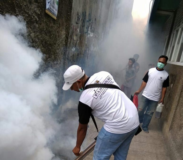 Kolaborasi Ermi Yusfa – Lilis Nurlia : Cegah DBD dengan Layanan Fogging untuk Warga Medan Satria
