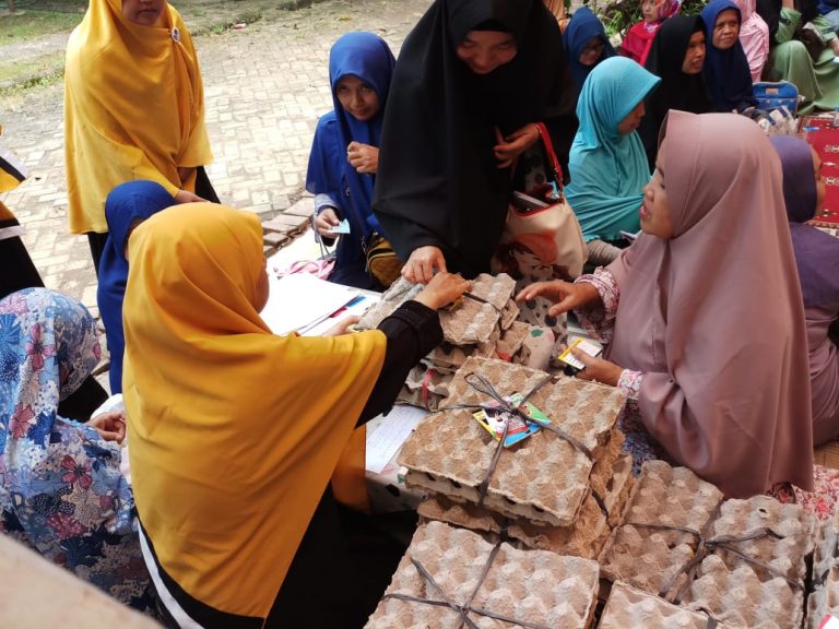Cara Unik Caleg Bekasi Puspa Permaswari Lebih Dekat dengan Masyarakat