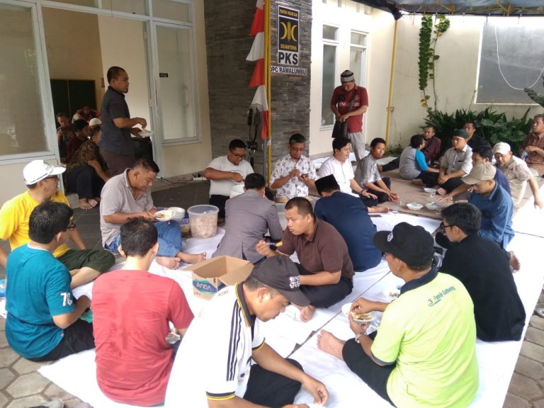 PKS Rawalumbu Sambut Ramadhan dengan Konsolidasi dan Nasi Kebuli