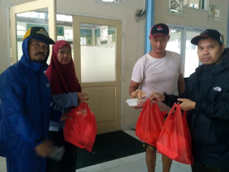 Semua Kader Terdampak Banjir, PKS Jatikramat Tetap Buka Posko Banjir