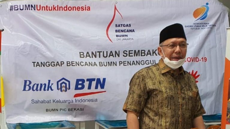 Mahfudz Abdurrahman Serahkan 5000 Paket Sembako untuk Warga Kota Bekasi dan Depok