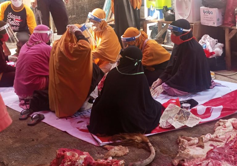 PKS Bekasi Selatan Sebar 26 Ekor Sapi dan 13 Ekor Kambing di Masa Pandemi
