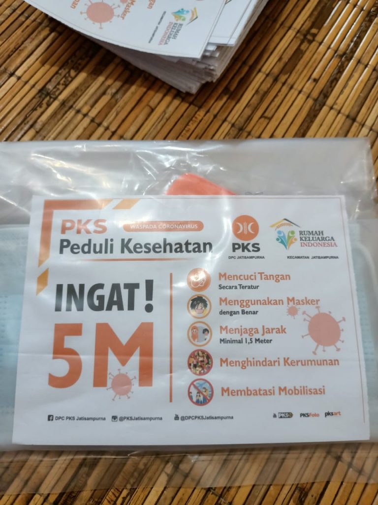 Cegah Covid-19, DPC PKS Jatisampurna Berbagi Masker untuk Masyarakat & Gelar Talkshow Kesehatan