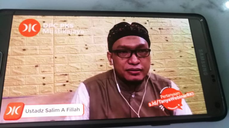Webinar Parenting “Menjadi Ayah yang Penuh Cinta” bersama BPKK DPC Mustika Jaya.