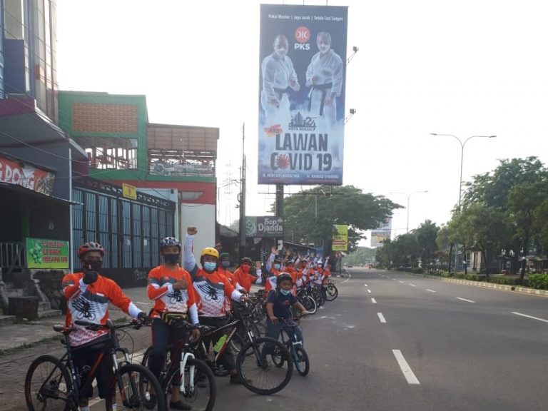 Gowes Ahad, PKS Rawalumbu Ajak Masyarakat Jaga Imun Sembari Sosialisasikan Lambang Oren PKS