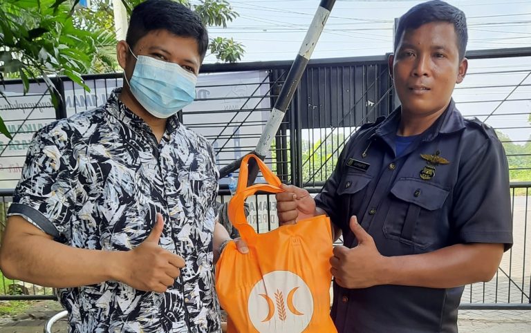 DPRa PKS Cimuning Berbagi 180 Paket Sembako untuk Masyarakat