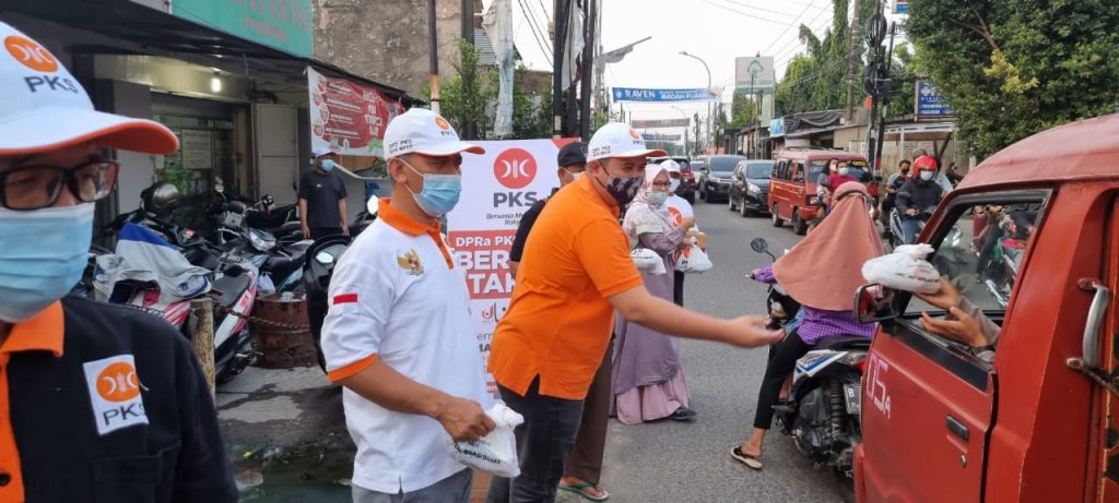 Berbagi Takjil Ramadhan