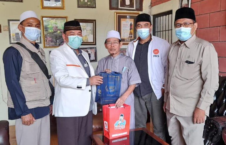 Bang HK Silaturrahim ke Ketua Yayasan Fisabilillah, Kiai Rahmadin Afif : Sudah Cocok Jadi Walikota Bekasi