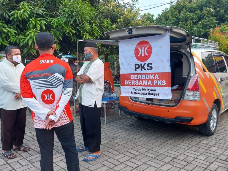DPRa PKS Jatimakmur Salurkan 130 Takjil untuk Masyarakat