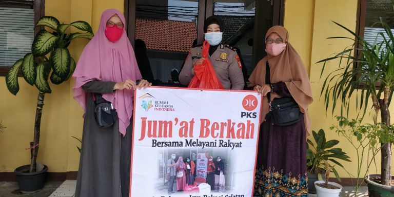 DPRa PKS Pekayon Jaya Berbagi Jumat Berkah untuk Petugas Kepolisian Bekasi Selatan