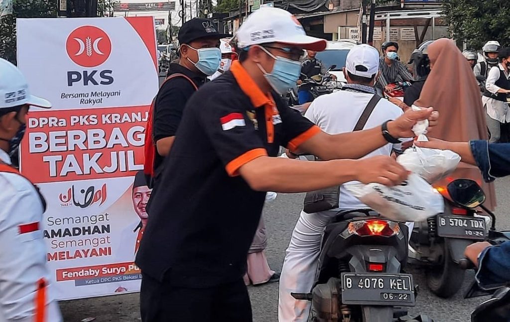 Berbagi Takjil