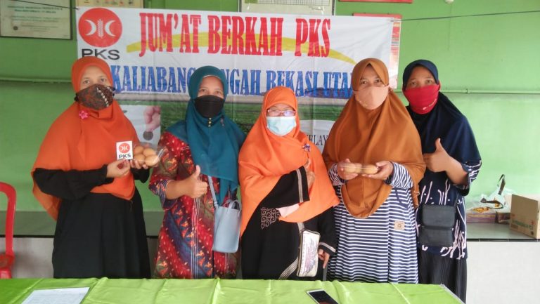 DPRa & BPKK PKS Kaliabang Tengah Berbagi 240 Sembako untuk Masyarakat