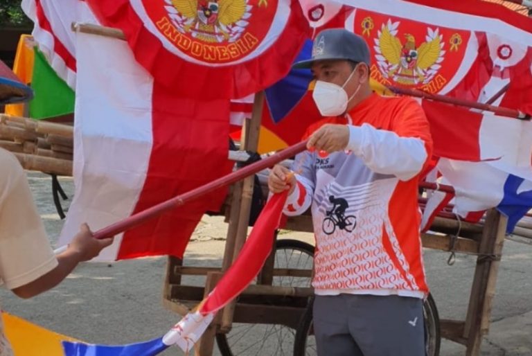Momentum HUT RI, Bang HK Ingatkan Pemerintah Agar Fokus Bebaskan Rakyat dari Pandemi