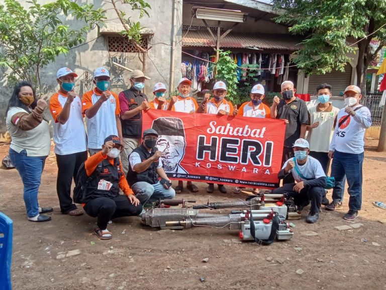 DPRa PKS Jakasetia Berkolaborasi dengan Unsur Masyarakat Fogging 1500 KK di Jakasetia