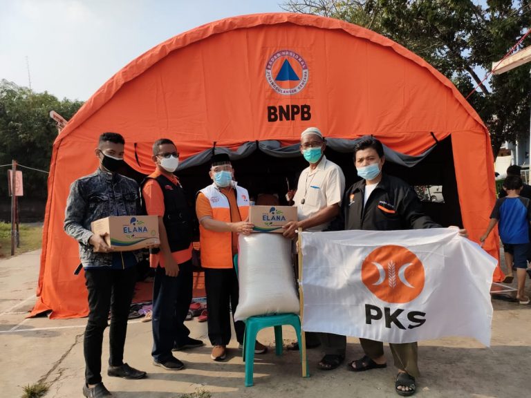 DPC PKS Bekasi Timur, Bantu Korban Kebakaran di Duren Jaya