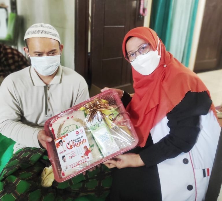 Bangun Kepedulian, RKI Kota Bekasi Berbagi untuk Para Ayah di Rumah Singgah Disabilitas