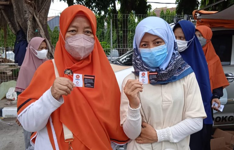 Hari Ibu Nasional, RKI Pondokgede Bagi-bagi Kartu Konsultan