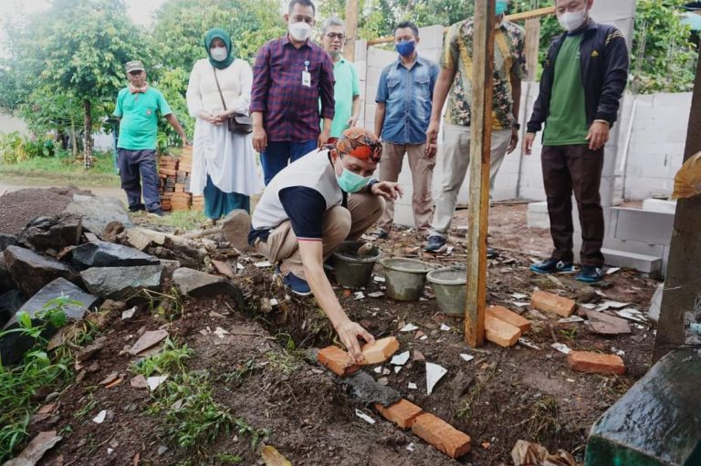 Pendirian Kantor Posyandu Durian 7B, Asep Arwin Kotsara Advokasi Dana CSR untuk Warga