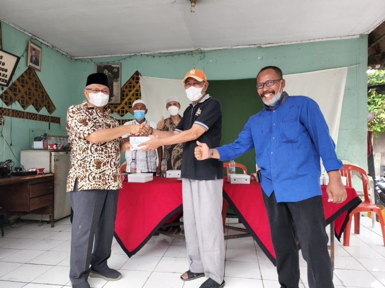 Reses di Bekasi Timur, Mahfudz Abdurrahman Berikan Bantuan Revitalisasi Lapangan Serbaguna Warga