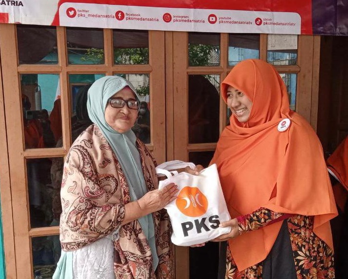 Sambut Ramadhan RKI Medan Satria Adakan Tebus Murah Sembako di RW 05