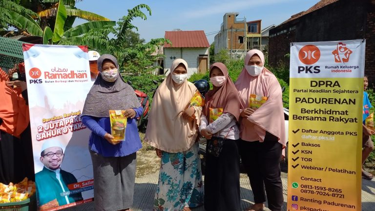 PKS Padurenan Gelar Baksos, Warga Malah Daftarkan Diri Buat KTA