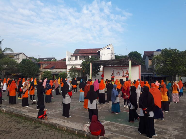 Harganas, PKS Rawalumbu Gelar Senam Bersama dan Ajak Masyarakat Sehat dan Bugar