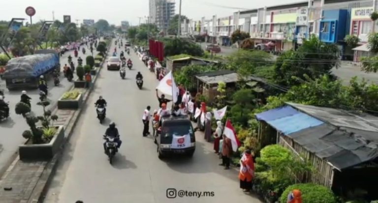 PKS Bekasi Utara Gelar Flash Mob, Abdul Gofur: Kenaikan BBM Buat Kesejahteraan Rakyat Menurun