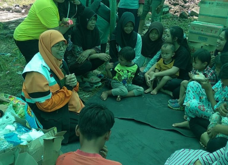 PKS Bekasi Barat Salurkan Logistik Senilai 21 Juta Rupiah untuk Korban Gempa Cianjur