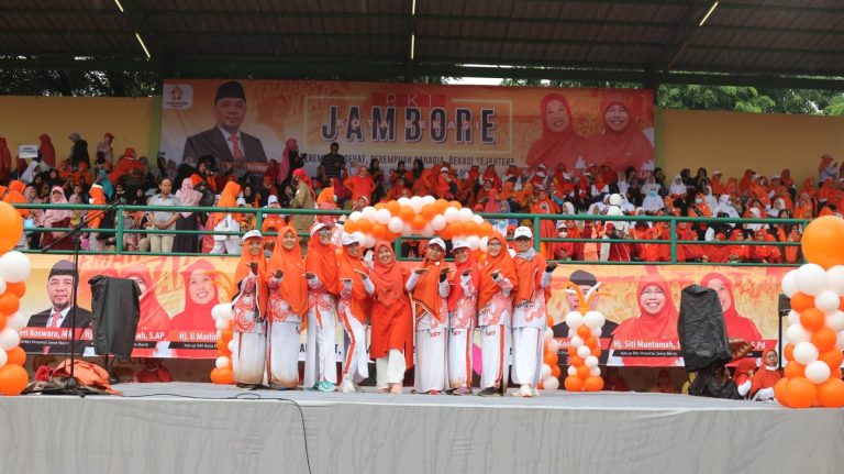 Gelar Jambore, RKI Lantik 10.000 Kader Wujudkan Ketahanan Keluarga di Kota Bekasi