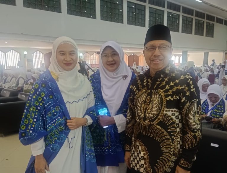 Hadiri Milad BKMT ke-42, Mahfudz Abdurrahman Dorong Para Ibu Aktif di Majelis Taklim