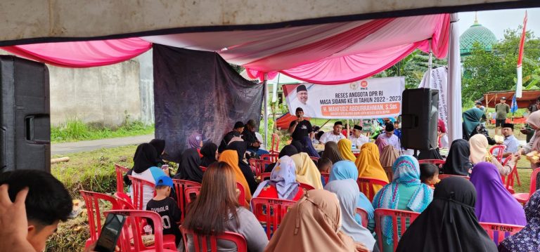 Dengar Keluhan Warga, Aleg DPR-RI Hadir Salurkan Bantuan Sembari Sampaikan Kinerja Fraksi-PKS