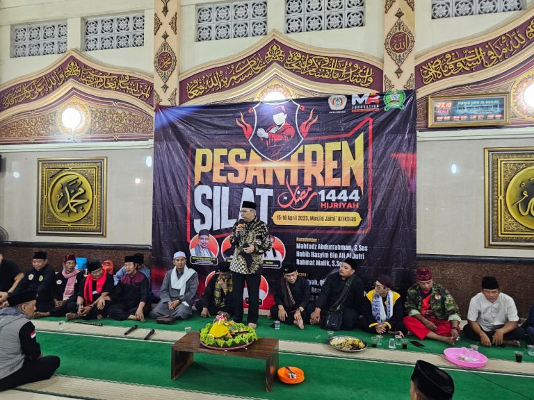 Ratusan Jawara dari Berbagai Perguruan Silat Kembali Hadiri Pesantren Silat Kota Bekasi