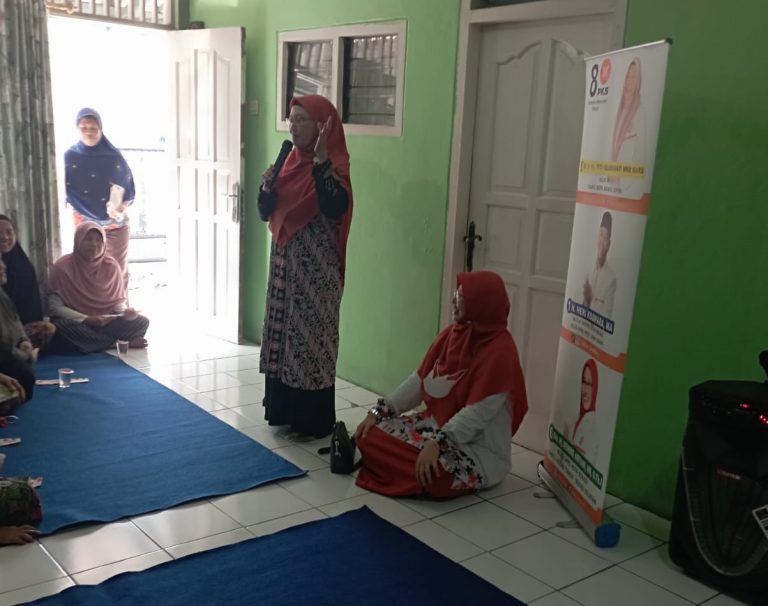Gelar Pasar Minyak Goreng Bersubsidi Sambil Kenalkan PKS, Warga Antusias Hadiri Sosialisasi Neneng Arfiani