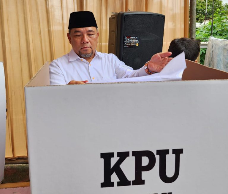 Usai Berikan Hak Suara, Heri Koswara Berdo’a agar Hadir Para Pemimpin yang akan Membawa Indonesia Lebih Baik Lagi