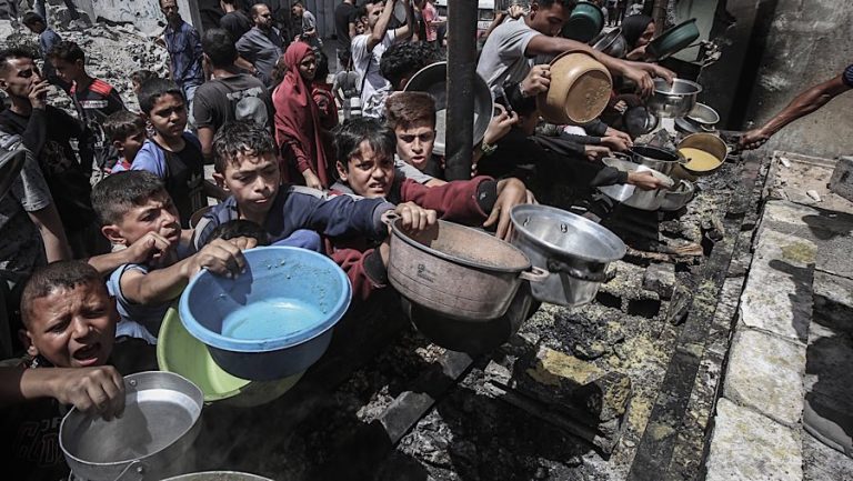 Keriuhan Grup WA dan Cubitan Samar dari Gaza