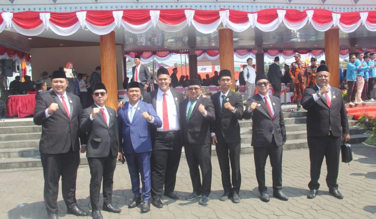 Fendaby Surya dan Adhika Dirgantara Ikuti Upacara Pengibaran Bendera di Alun-Alun Bekasi