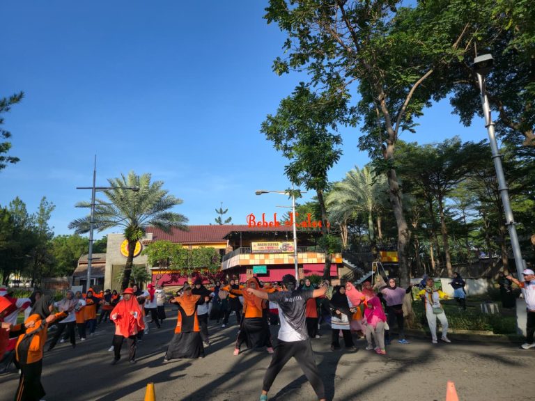 DPC PKS Medan Satria Gelar Senam Bareng di Harapan Indah, Ajak Kader Jaga Kesehatan dan Kebugaran