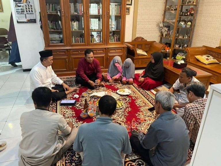 DPRa PKS Kranji Silaturrahim ke Ustadz Ali Chudori, Perkuat Spirit Keikhlasan dan Amanah